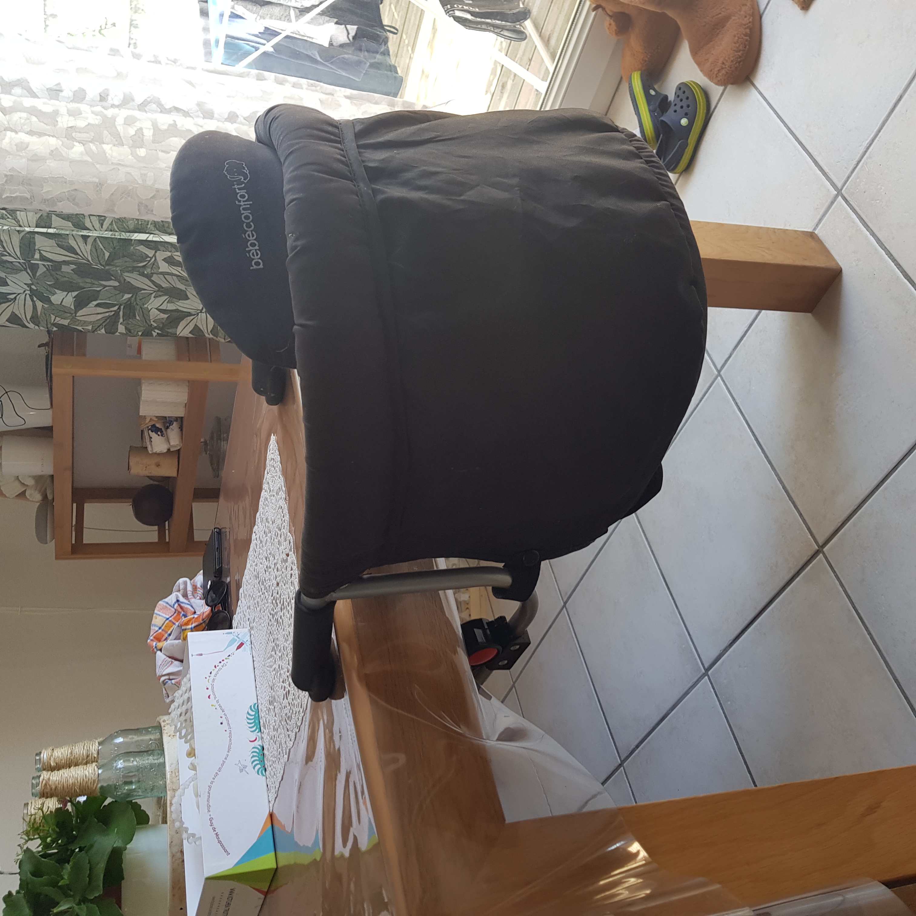 siege bebe table suspendu