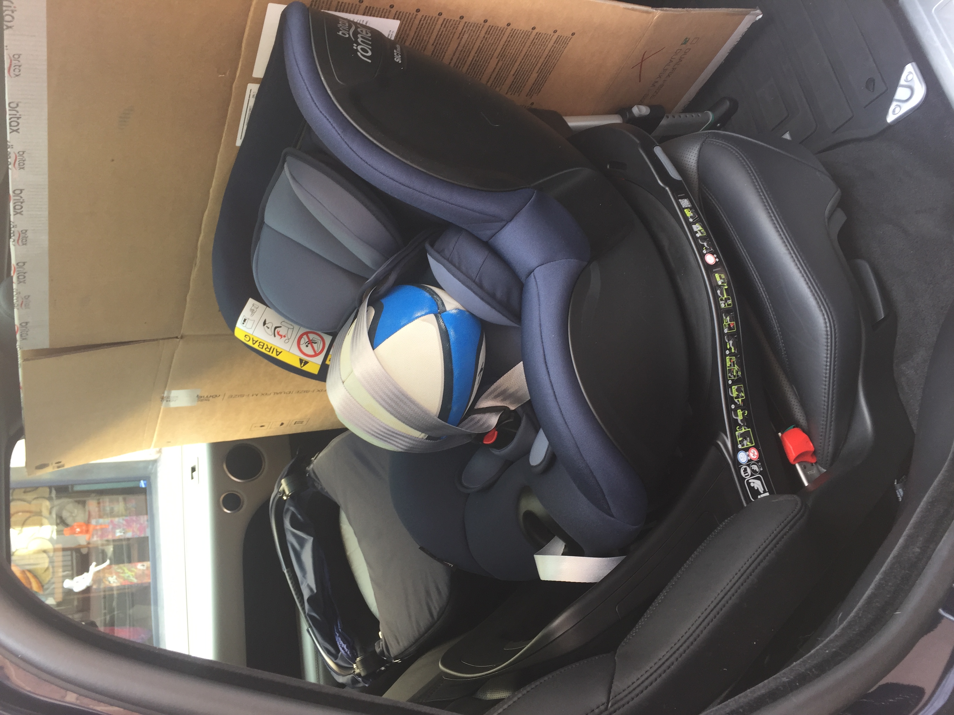 siège auto peu encombrant