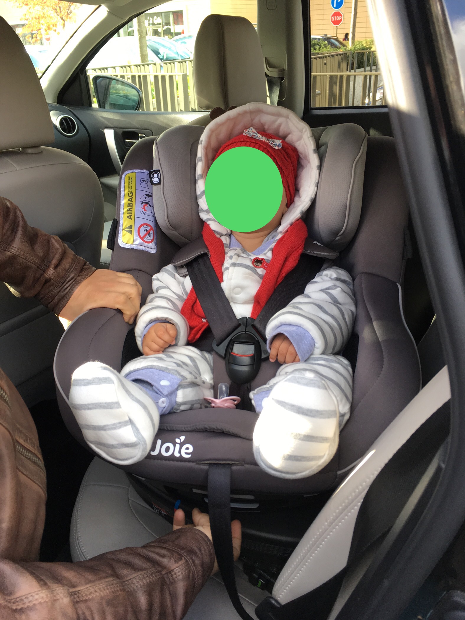 siège auto peu encombrant