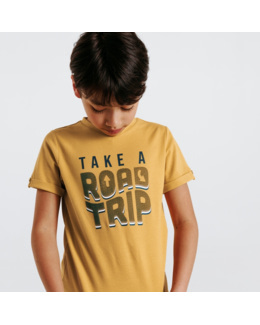 T-shirt à message "road trip" jaune garçon