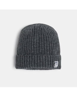 Bonnet en tricot côtelé gris garçon