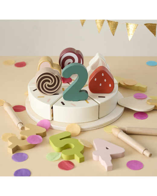 Gateau D'anniversaire En Bois​