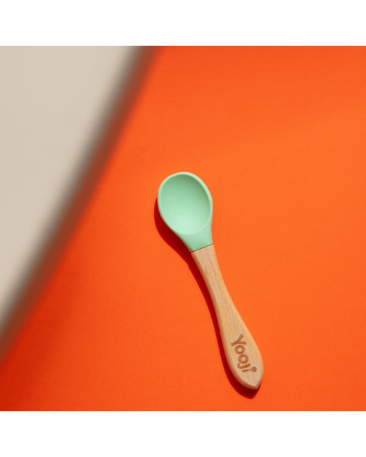 Cuillère en silicone pour bébé