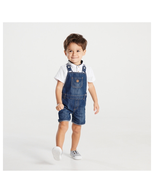 Salopette courte denim et t-shirt tunisien