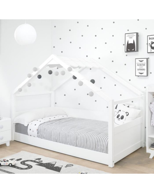 Lit cabane Montessori avec toit