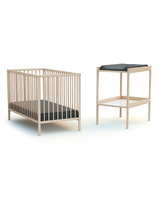 Chambre bébé lit et table à langer en bois