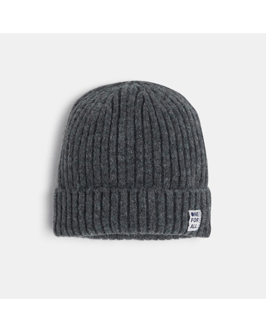 Bonnet en tricot côtelé gris garçon