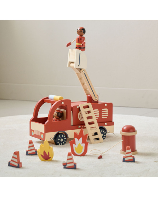 Camion de pompiers en bois