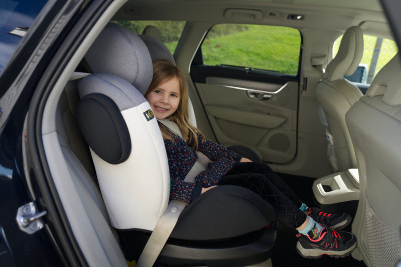 ZELI ou MAUI : quel siège auto évolutif et pratique choisir pour votre enfant ?