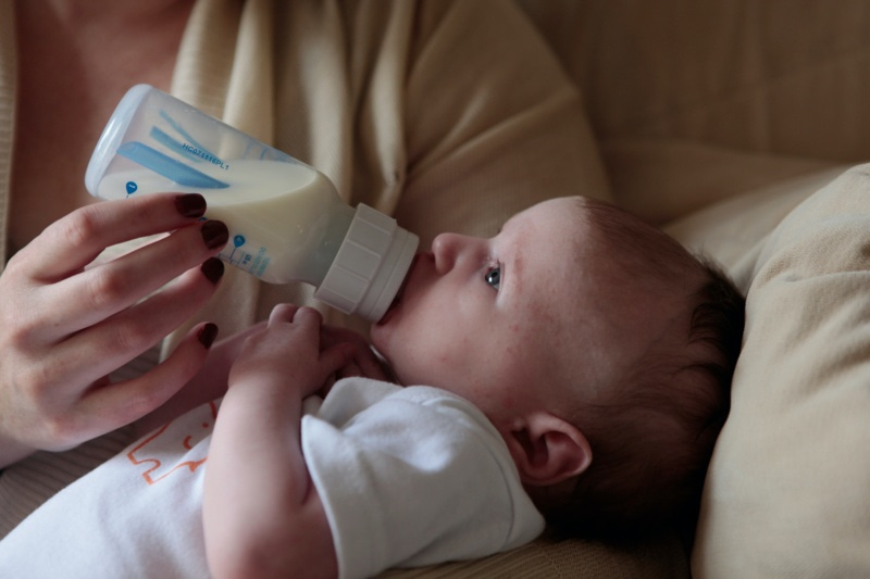 Quel lait infantile choisir pour mon bébé ?