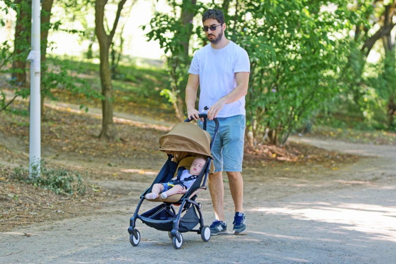 Quelle poussette choisir en 2025 ? Notre guide complet pour jeunes parents