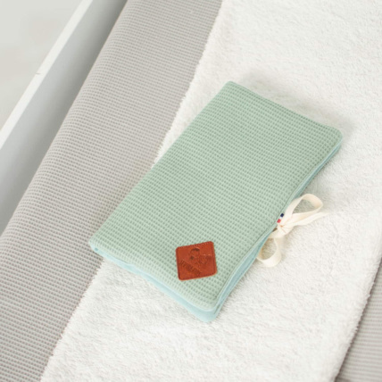 Avis Protège carnet de santé en Nid d'abeille Sevira Kids 8