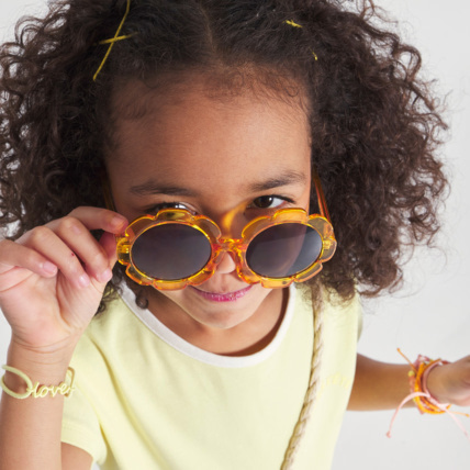 Avis Lunettes de soleil fleurs jaune fille OKAIDI 1