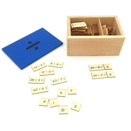 Avis Boite des équations de la division ambiance montessori 1