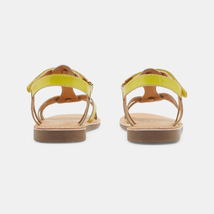 Avis Sandales multibrides en cuir verni jaunes fille OKAIDI 4
