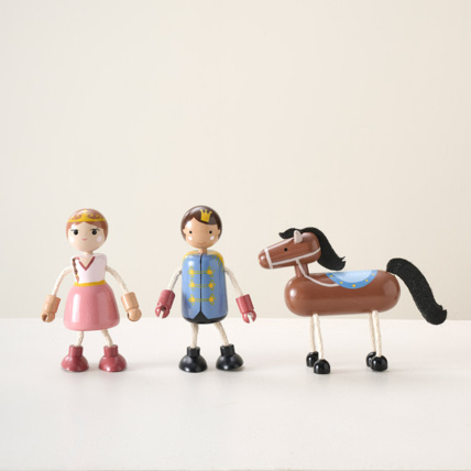 Avis Maison De Poupée Château De Princesse En Bois - Figurines Et 10 Meubles Petite Amélie 6