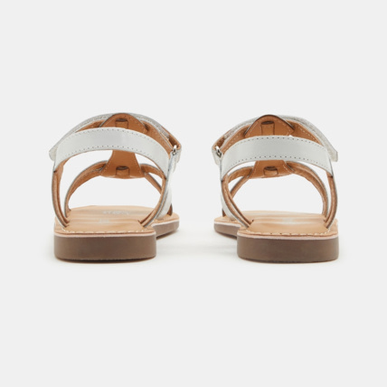 Avis Sandales multibrides en cuir verni blanches fille OKAIDI 4