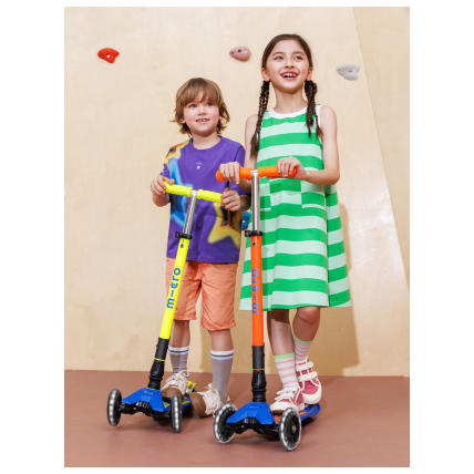 Avis Trottinette Maxi Micro Deluxe pliable Néon LED Micro Mobility 5