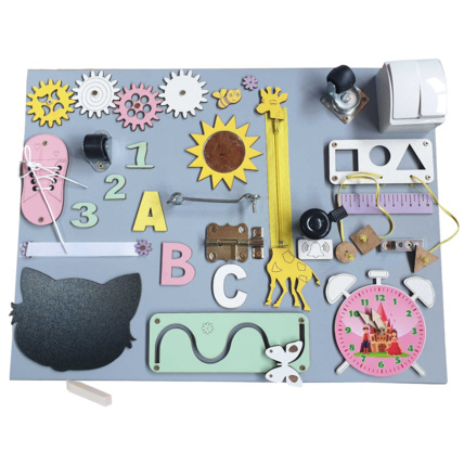 Avis Tableau d'activité sensoriel Montessori Busy Board Mia 3TOYSM 1