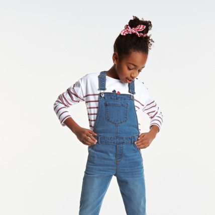 Avis Salopette en jean délavé et extensible bleue fille OKAIDI 1