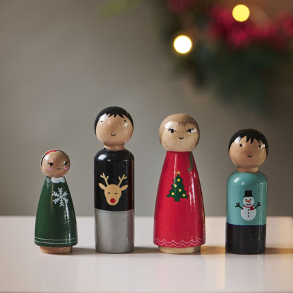 Avis 4 poupées en bois Famille de Noël Petite Amélie 1