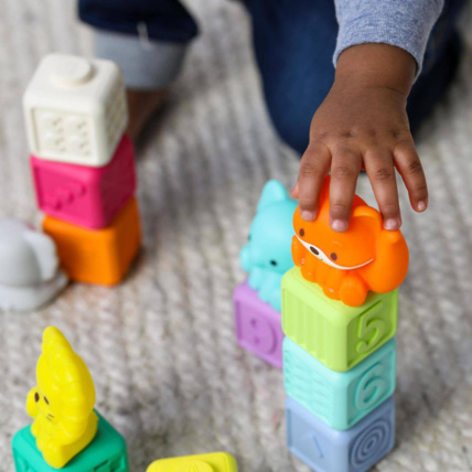 Avis Coffret de 20 pièces sensorielles empilables INFANTINO BKIDS 3