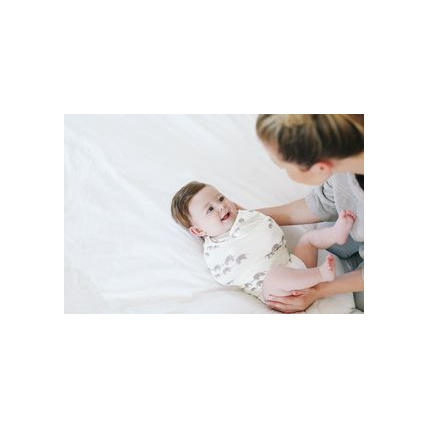 Avis Gigoteuse évolutive 2 en 1 avec kit d'emmaillotage  Ergobaby 4