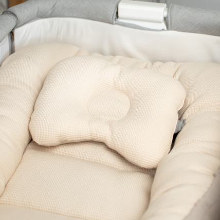 Avis Coussin cale-tête ergonomique en coton Nid d'abeille Sevira Kids 5
