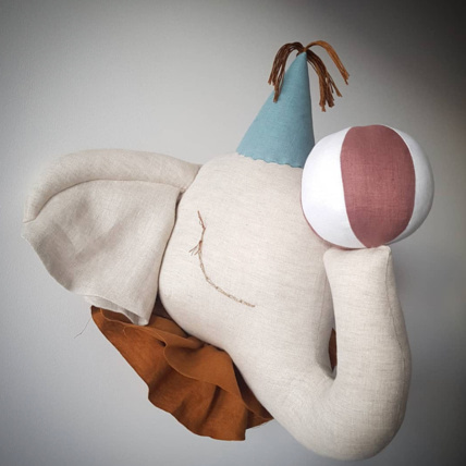 Avis Trophée mural enfant en lin, Éléphant de cirque beige Sevira Kids 4