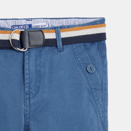 Avis Pantalon chino slim ceinturé en toile unie bleu garçon OKAIDI 3