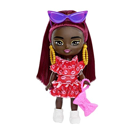 Avis Barbie Extra Mini Minis - cheveux bordeaux avec lunettes de soleil BARBIE 1