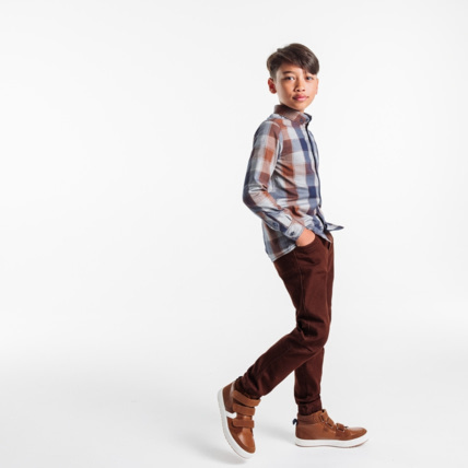 Avis Pantalon carrot en toile marron garçon OKAIDI 1