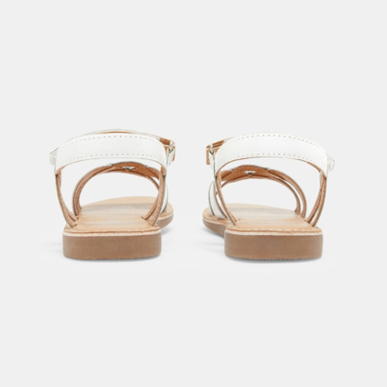 Avis Sandale cuir multibrides vernie blanches fille OKAIDI 4