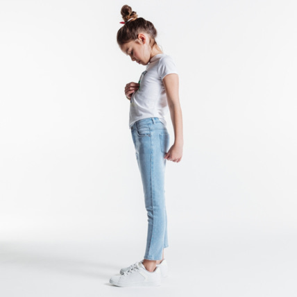 Avis Jean skinny à pois brodés bleu fille OKAIDI 1