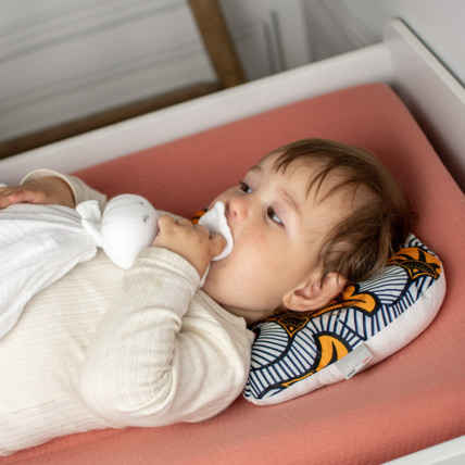 Avis Coussin cale-tête ergonomique en wax Fleurs de mariage Sevira Kids 2