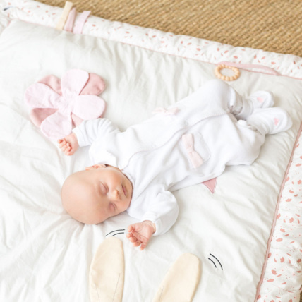 Avis Tapis d'éveil bébé 2 en 1 Trois Kilos Sept 2