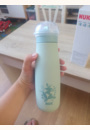 avis Gourde Mini-Me Flip en acier inoxydable 500ml avec bec verseur 2 en 1 par Aurélie